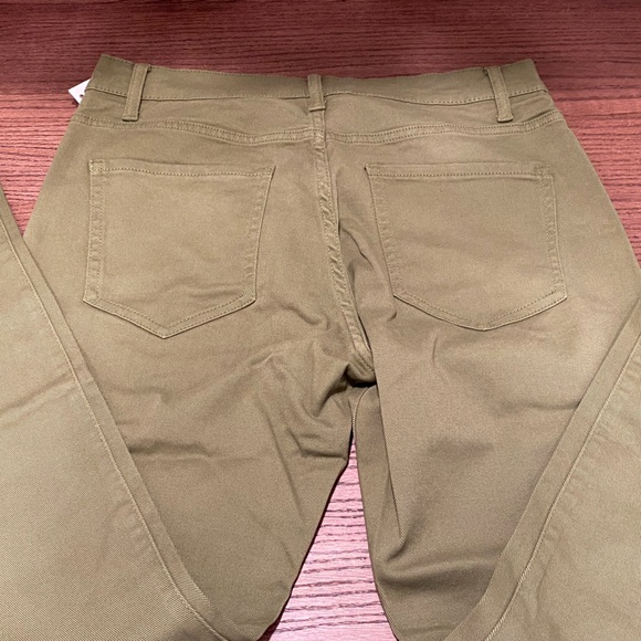 Amazon essentials green men’s pants size 30w x 28L - Picture 3 of 5